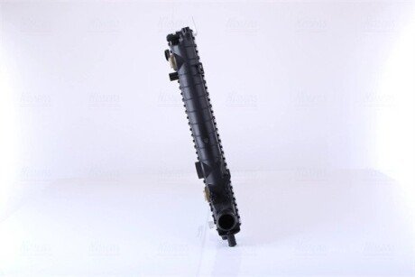 Радіатор охолодження двигуна nissens 64033A