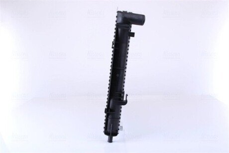 Радіатор охолодження двигуна nissens 64033A