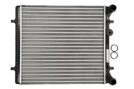 Радіатор охолодження двигуна Nissens 641011