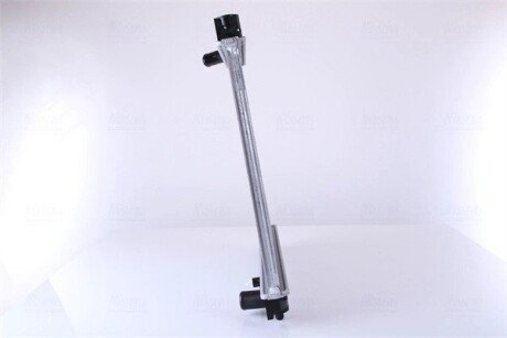 Радіатор охолодження двигуна nissens 64165