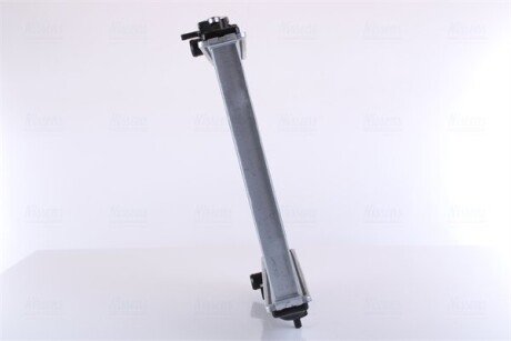 Радіатор охолодження двигуна nissens 64174A