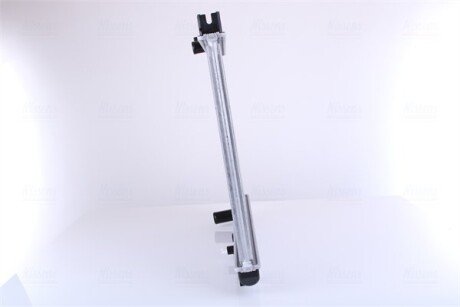 Радиатор охлаждения двигателя nissens 64196A