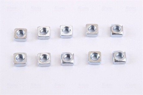 Радіатор охолодження двигуна nissens 64201