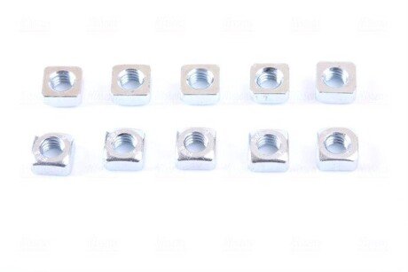 Радіатор охолодження двигуна nissens 64202