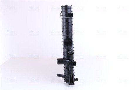 Радіатор охолодження двигуна nissens 64311A