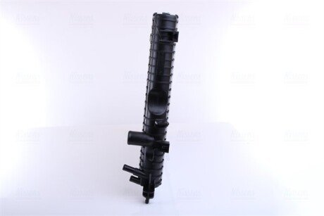 Радіатор охолодження двигуна nissens 64312A