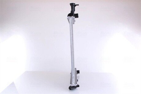 Радиатор охлаждения двигателя nissens 64649A