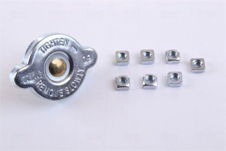 Радиатор охлаждения двигателя nissens 64649A