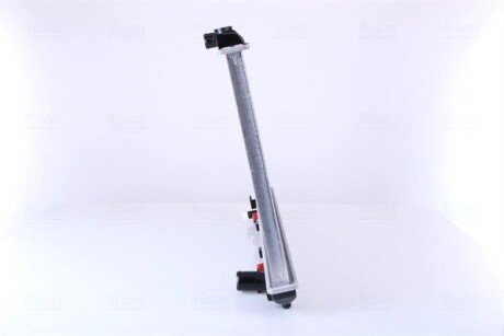 Радіатор охолодження двигуна nissens 64653A