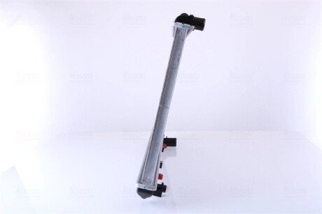 Радіатор охолодження двигуна nissens 64653A