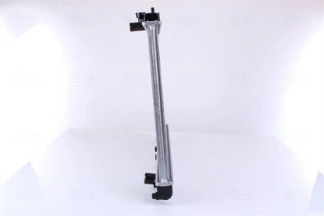 Радиатор охлаждения двигателя nissens 64670A