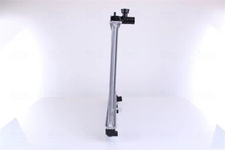 Радиатор охлаждения двигателя nissens 64670A