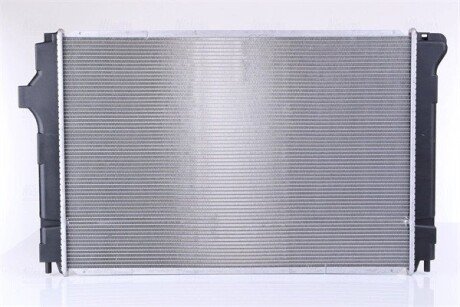 Радіатор охолодження двигуна nissens 646873