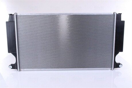 Радіатор охолодження двигуна nissens 646875
