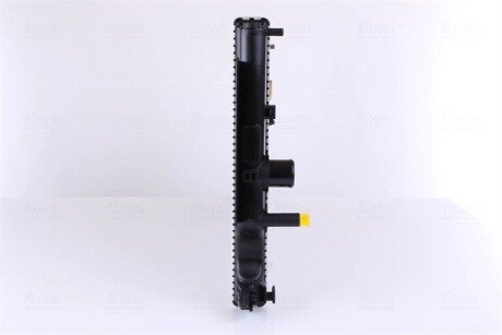 Радіатор охолодження двигуна nissens 646875