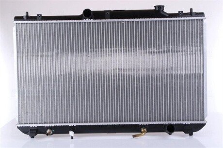 Радиатор охлаждения двигателя nissens 646925 на Тойота Камри 30