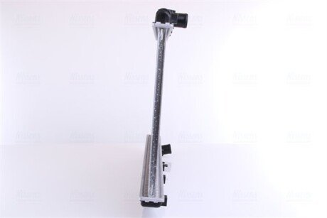 Радиатор охлаждения двигателя nissens 64713