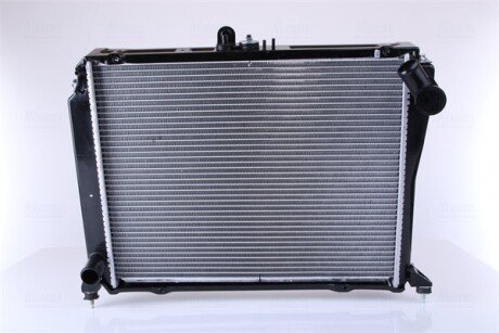 Радіатор охолодження двигуна nissens 64737