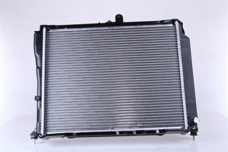 Радіатор охолодження двигуна nissens 64737