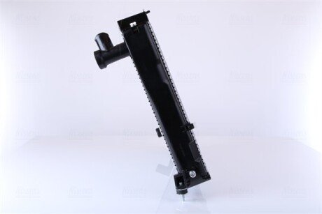 Радіатор охолодження двигуна nissens 64737