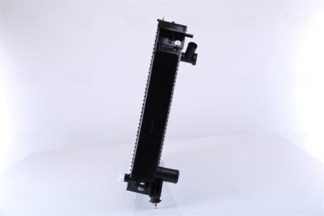 Радіатор охолодження двигуна nissens 64737