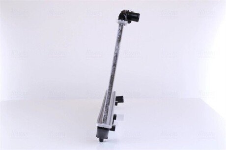 Радиатор охлаждения двигателя nissens 64837A