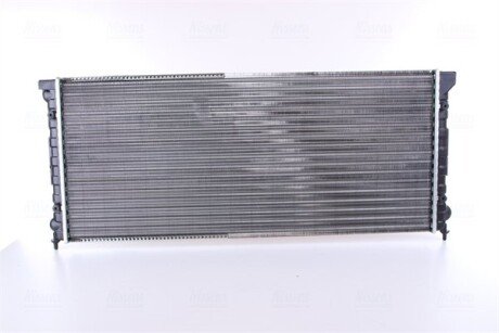 Радіатор охолодження двигуна nissens 651621