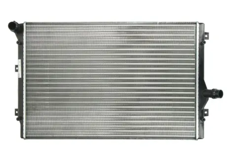 Радіатор охолодження двигуна Nissens 65281A