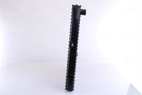 Радіатор охолодження двигуна nissens 65550A