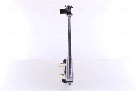 Радиатор охлаждения двигателя nissens 670011