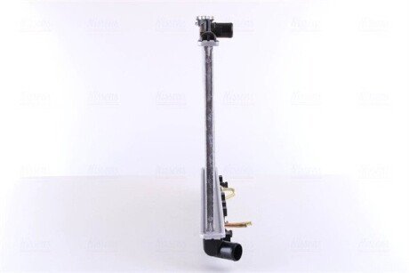 Радиатор охлаждения двигателя nissens 670011