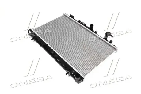 Радіатор охолодження двигуна Nissens 67006
