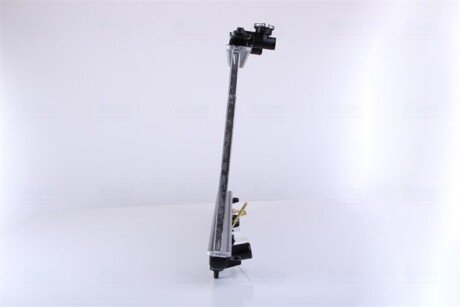 Радиатор охлаждения двигателя nissens 67027