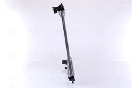 Радиатор охлаждения двигателя nissens 67031