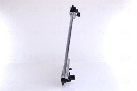 Радиатор охлаждения двигателя nissens 67031