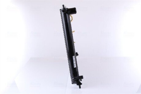 Радиатор охлаждения двигателя nissens 67040