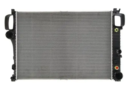 Радиатор охлаждения двигателя nissens 67107A Мерседес W221