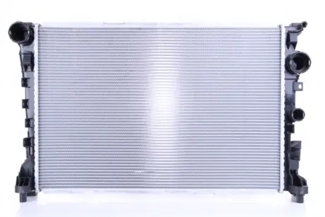 Радіатор охолодження двигуна Nissens 67190