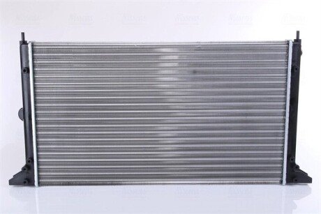 Радиатор охлаждения двигателя nissens 67305