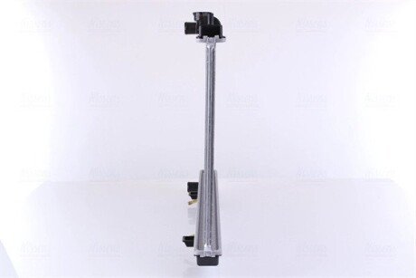 Радиатор охлаждения двигателя nissens 67345A