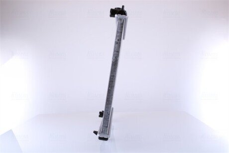 Радиатор охлаждения двигателя nissens 67356