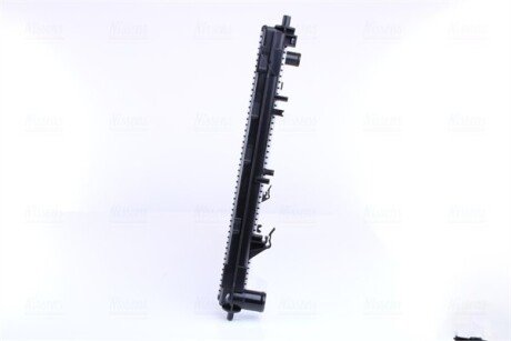 Радиатор охлаждения двигателя nissens 675019