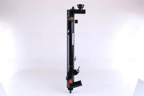 Радиатор охлаждения двигателя nissens 67507