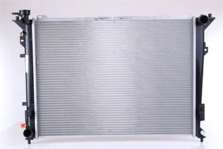 Радіатор охолодження двигуна Nissens 67507