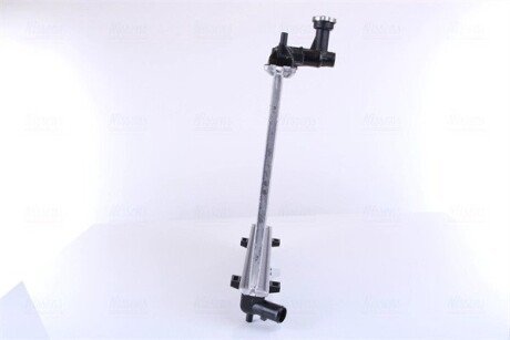 Радіатор охолодження двигуна nissens 67610