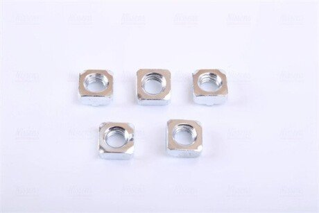 Радіатор охолодження двигуна nissens 67610