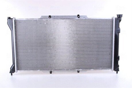 Радиатор охлаждения двигателя nissens 67701