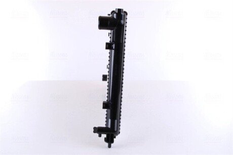 Радиатор охлаждения двигателя nissens 67701