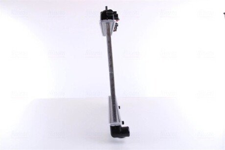 Радиатор охлаждения двигателя nissens 67715