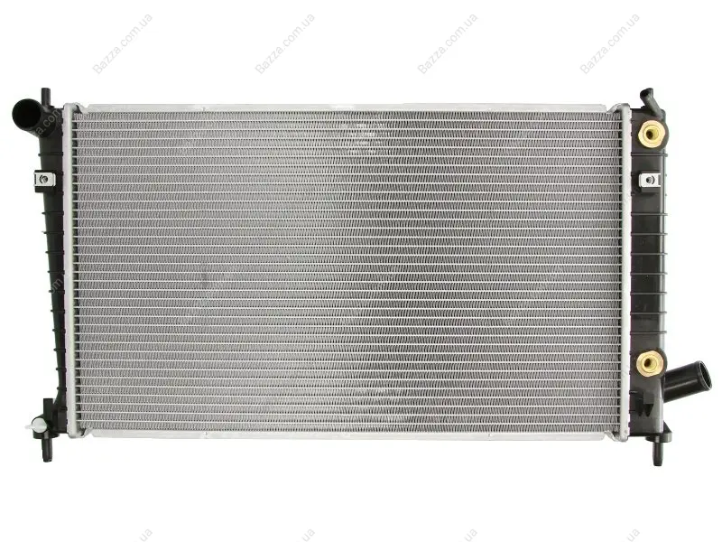 Радіатор охолодження двигуна Nissens 68001A (фото 1)